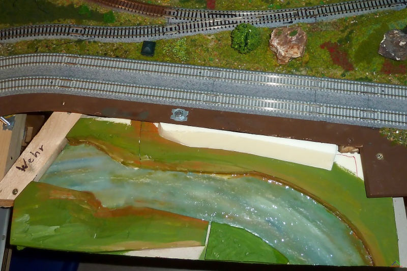 227 Ennschleife A.JPG - Auf Karton geklebt und mit Bootslack bepinselt bildet sich der Flusslauf und glänzt im Licht